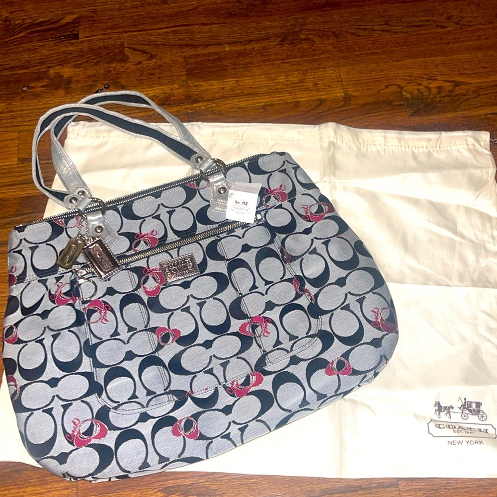 NWT coach tote bag